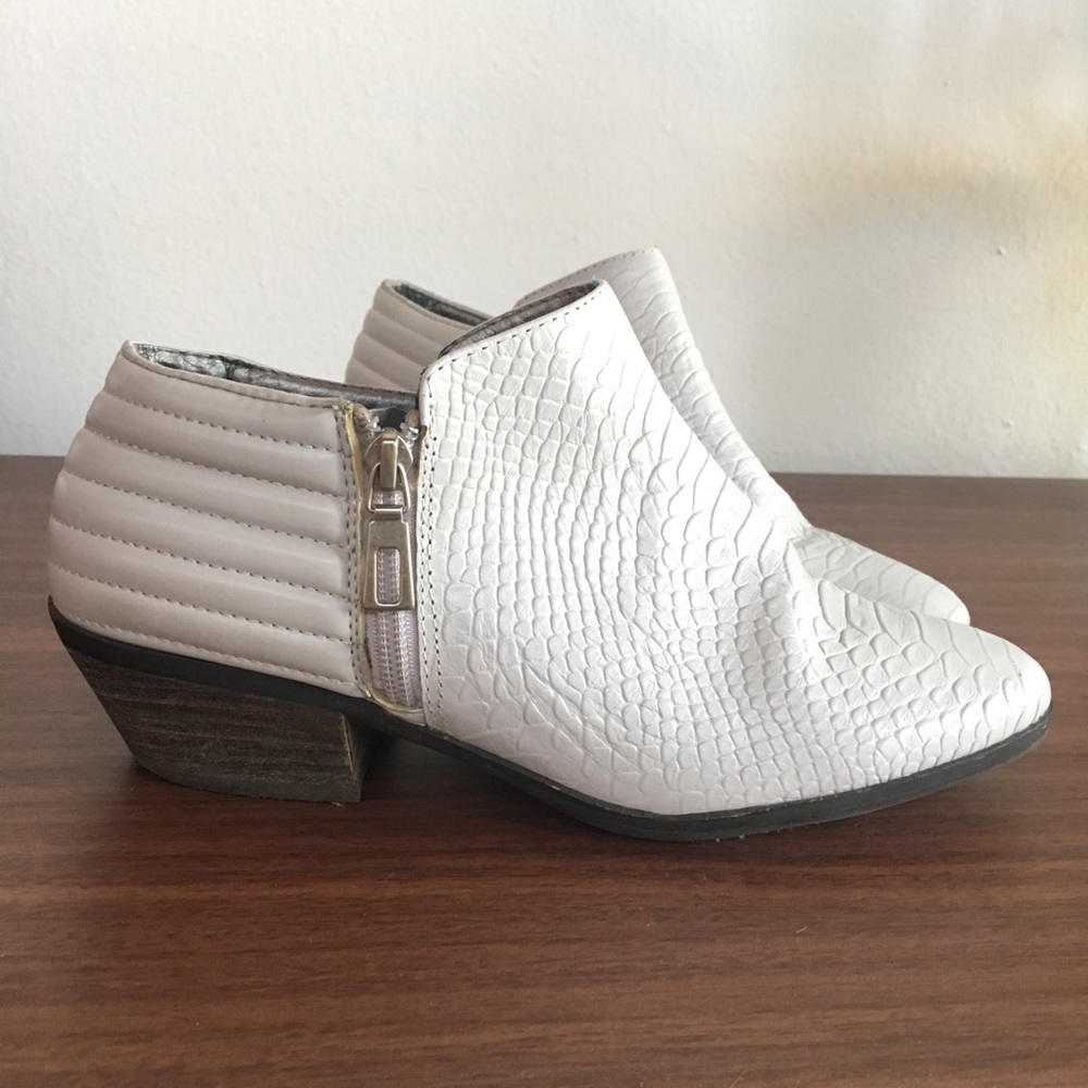 Very Volatile White Ankle Boots
